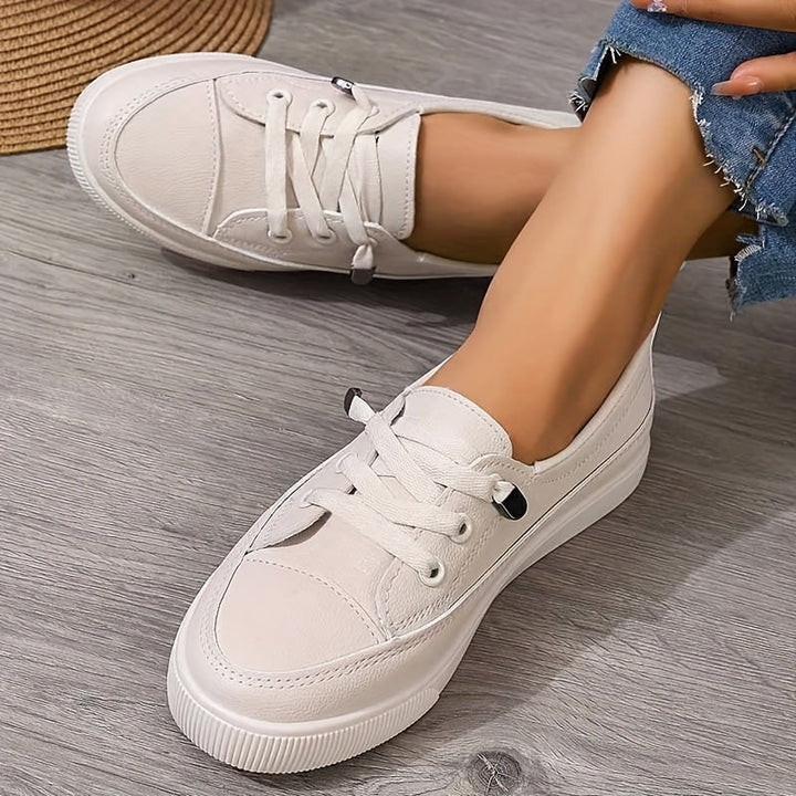 CHLOE – ADIDAȘI STREET CHARM