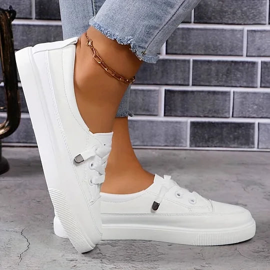 CHLOE – ADIDAȘI STREET CHARM