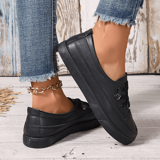 CHLOE – ADIDAȘI STREET CHARM