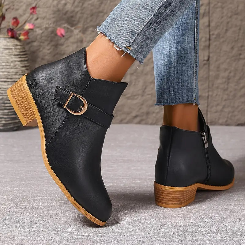 Botine moderne cu cataramă