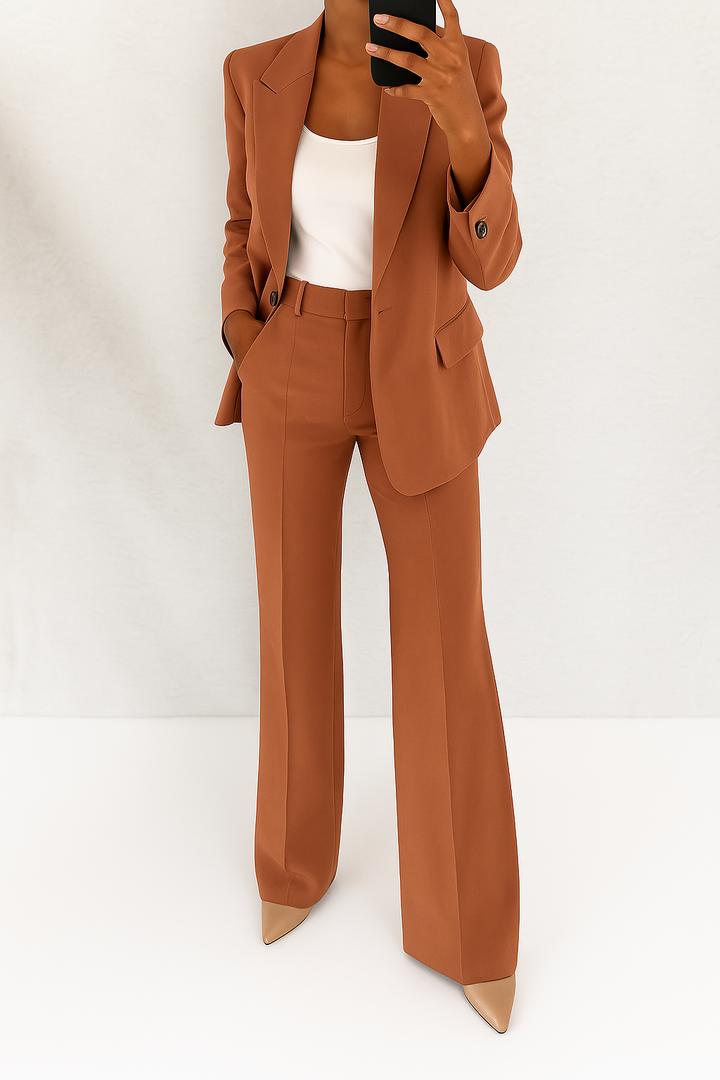 Costum versatil stil feminin