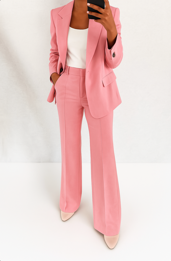 Costum versatil stil feminin