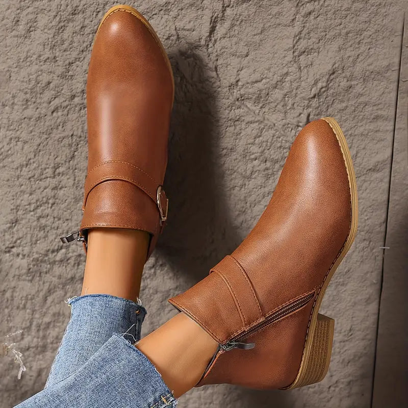 Botine moderne cu cataramă