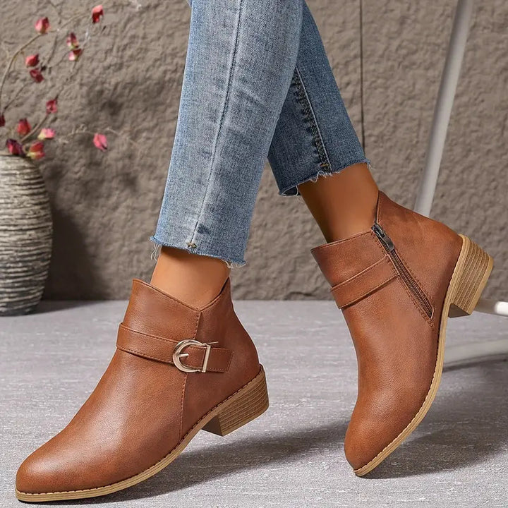 Botine moderne cu cataramă