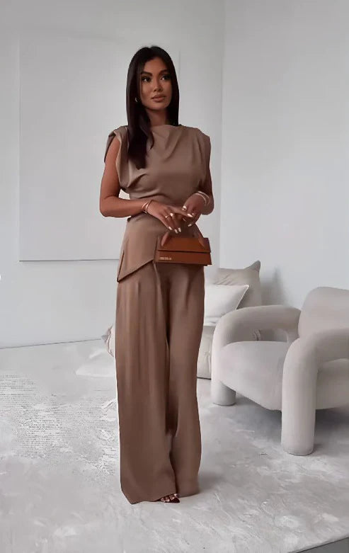 Arianna | Set confortabil din două piese, maro deschis